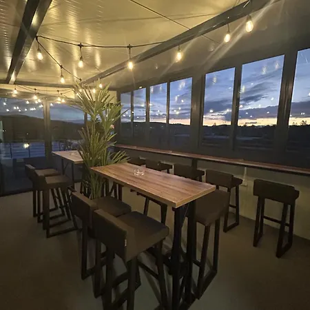 City Hotel וליקו טורנובו